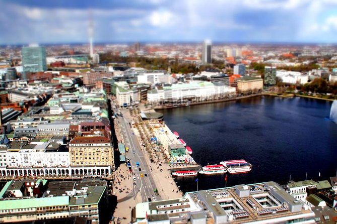 10 secrets of Hamburg's old town - exciting scavenger hunt tour - Why this Hamburg Old Town scavenger hunt feels different