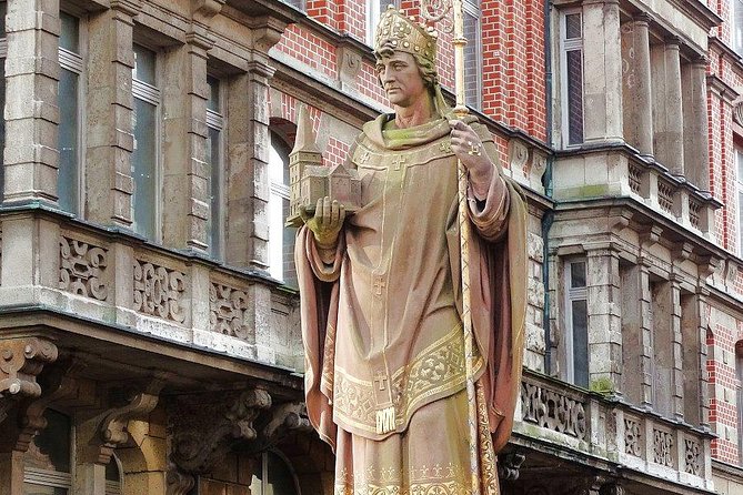 10 secrets of Hamburg's old town - exciting scavenger hunt tour - Hauptkirche St. Katharinen: the 13th-century tower you can spot