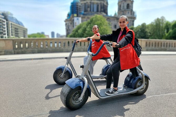 2 Hours Guided Hamburg E-Scooter Tour - Landungsbrücken and Speicherstadt: Harbor Atmosphere Without the Long Walk