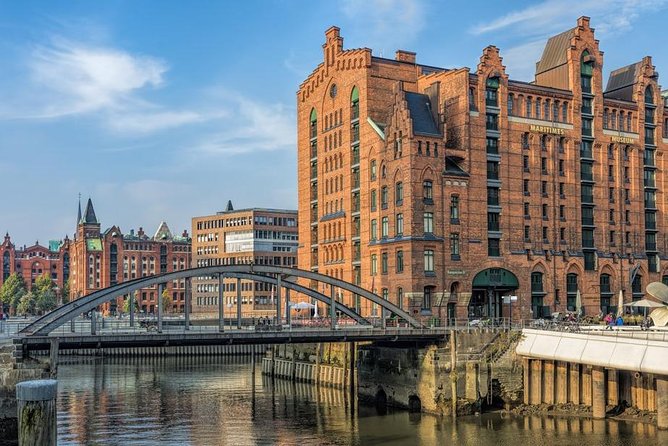 Airport Transfer: Hamburg Airport HAM to Hamburg by Business Car - Quick hits before you land