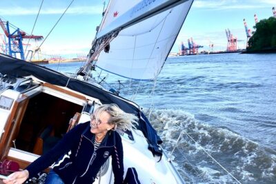 Authentic Sailingtrip “To the Gates of Hamburg” from Wedel