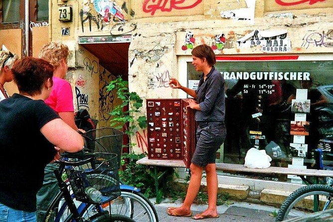 Bicycle tour through the "other" Hamburg (min.4) - Sternschanze to Schröderstift, a Walk Through Neighborhood Identity