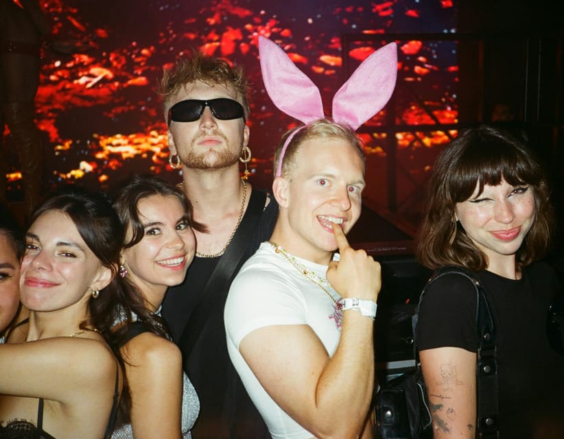 Big Hamburg Pubcrawl - Shots, Games & VIP Bundle - The guides and the safety factor, why it matters when you are out after dark