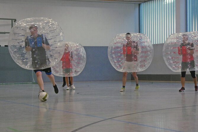 Bubble soccer in the center of Hamburg with beer / champagne - Complimentary beer or champagne break: part of the deal