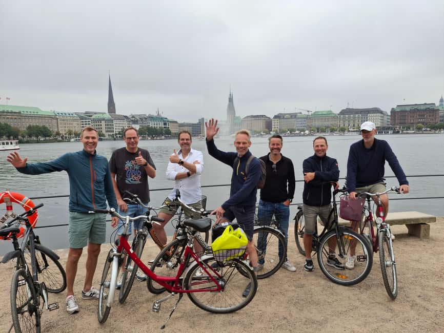 Celebs, Waterfronts and Nature Cycle Tour - Getting Oriented: Meet Outside Fahrradstation at Universität Hamburg