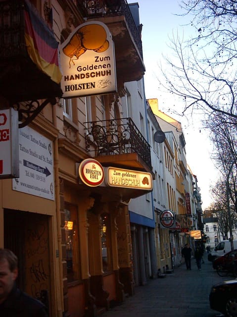 CSI St. Pauli - Crime Scene St. Pauli - Starting at Millerntorplatz, and setting expectations for a 90-minute route