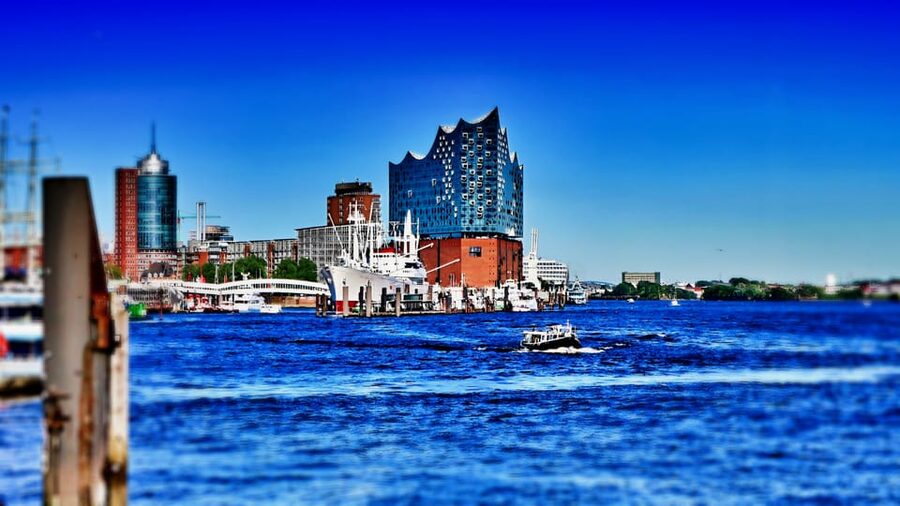 Die Kiez-Kapitän Hamburger Stadtführung & Speicherstadt Tour - HafenCity, Elbphilharmonie Views, and What Happens After the Tour