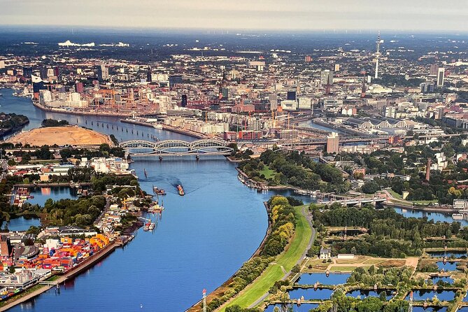 E-bike activity in Hamburg with a cultural program and snacks - Why an e-bike tour is a smart way to see Hamburg in one day