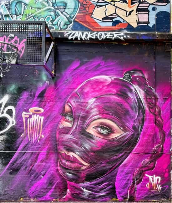 English guided insider tour through the Schanzenviertel - Walking the Alternative Side: Street Art, Graffiti, and Subculture Clues