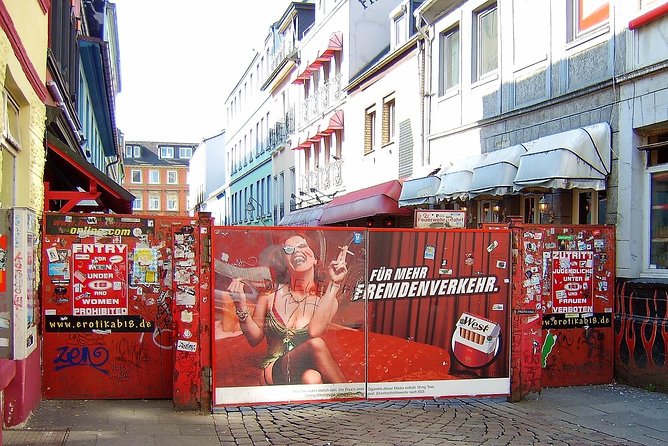 English guided tour Reeperbahn "Red light and Offence" - A 7:00 pm Walk Through St. Pauli’s Notorious Streets