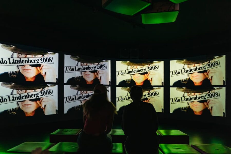 Express-Tour Panik City Udo Lindenberg Multimedia Experience - Painting with likörelle on multi-touch tables