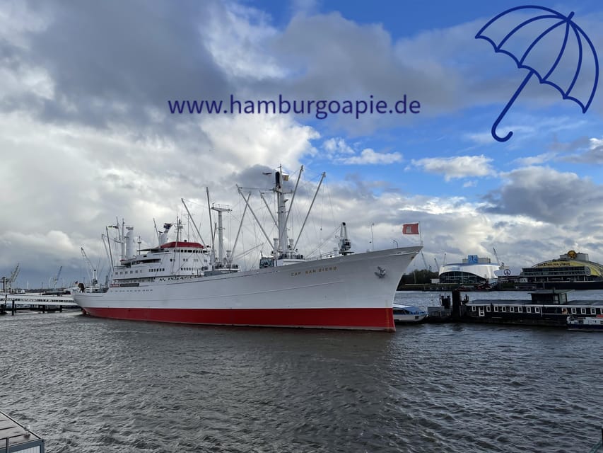 Free Tour: Port, Red Light District and Beatles. You decide how much to pay at the end - St. Pauli on foot: nightlife streets with context, not just vibes