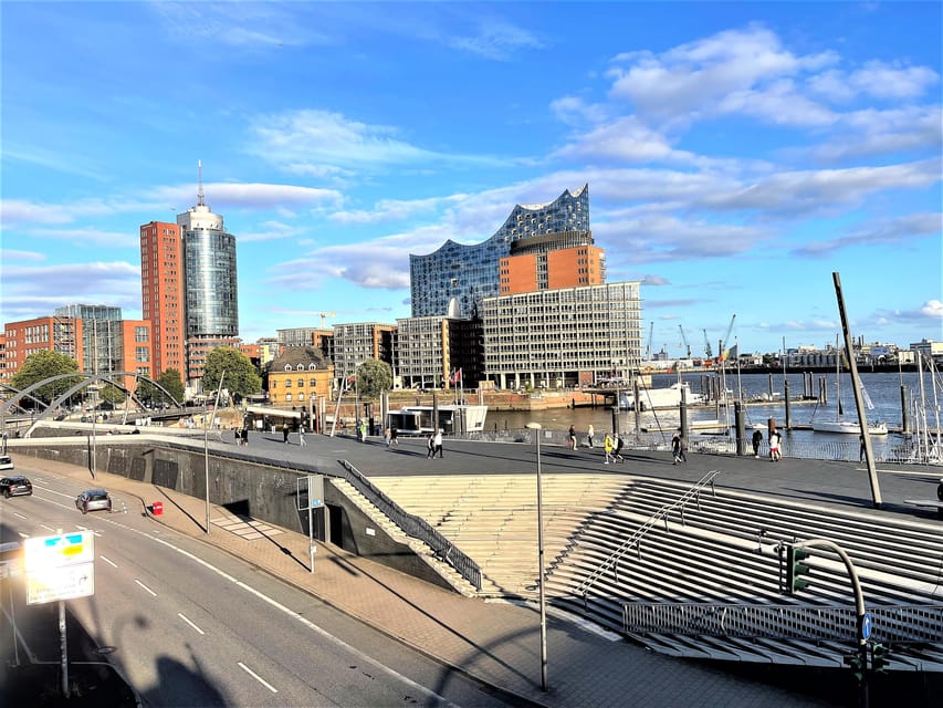 Free Tour: Port, Red Light District and Beatles. You decide how much to pay at the end - Paying at the end: flexible price, real value, and how to decide your amount