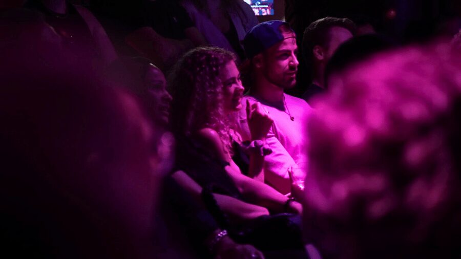 GET UP Comedy in Hamburg - Life is too short not to laugh! - Harburg at Stellwerk: Four Professionals and a Cozy Cult-Venue Feel