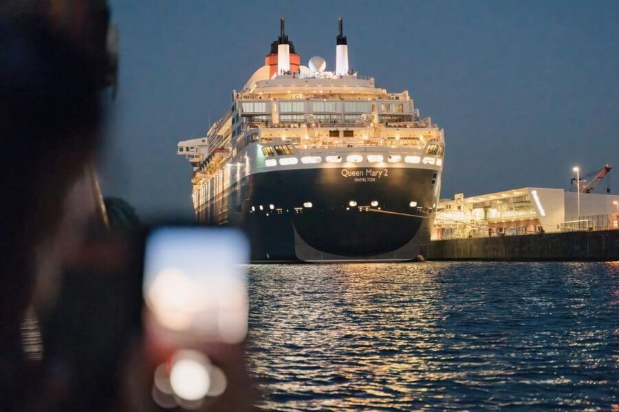 Hamburg: 1.5-Hour Evening Lights Harbour Cruise on a Ship - Key Highlights You Should Know Before You Go