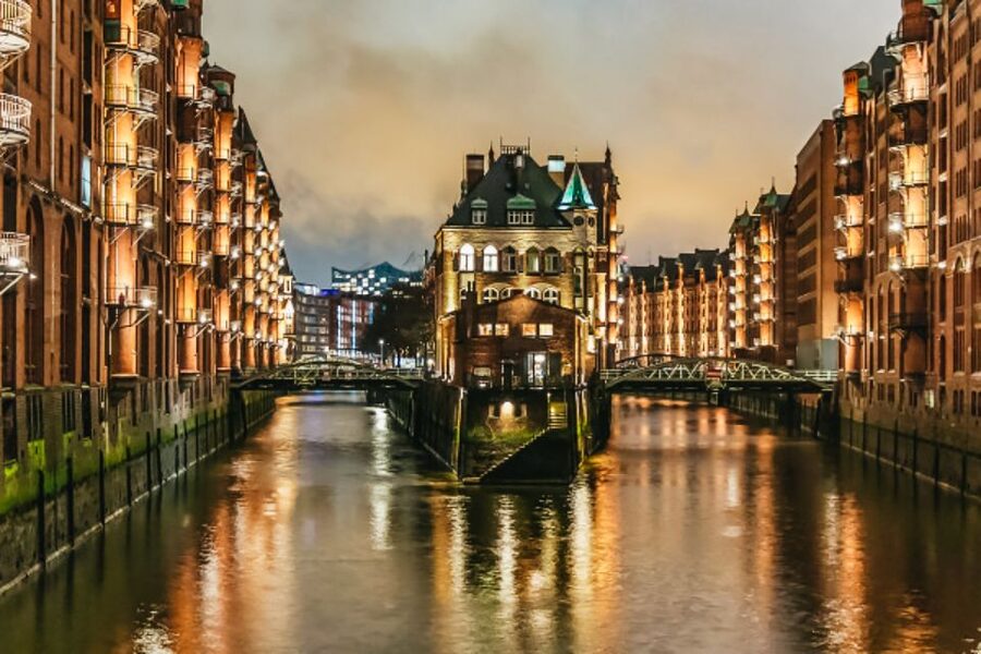 Hamburg: 1.5h Grand Harbor Evening Lights Cruise - Key things to know before you go