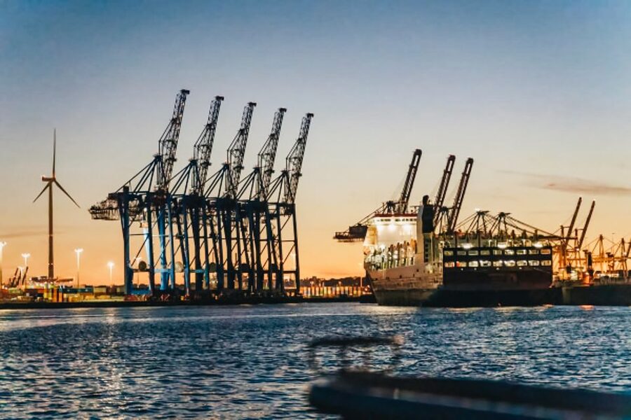 Hamburg: 1.5h Grand Harbor Evening Lights Cruise - Elbphilharmonie and the modern landmarks that steal the show