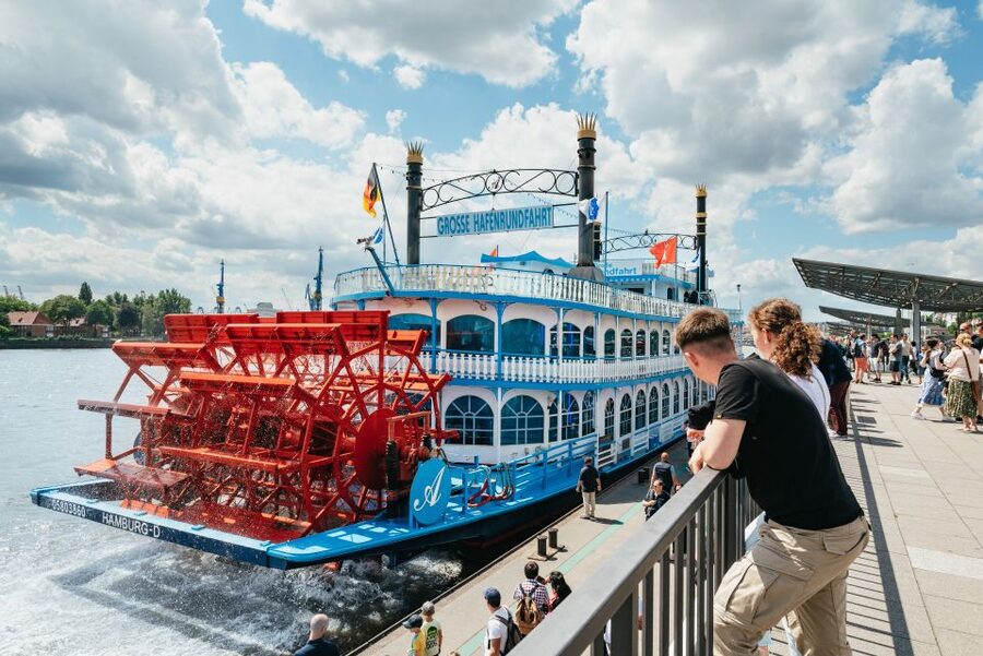Hamburg: 1-Hour Harbor Sightseeing Cruise with HafenCity - Elbphilharmonie from the Water: A Signature Hamburg Moment
