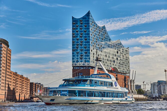 Hamburg: 1-hour harbor tour - Meeting at Rainer Abicht Elbreederei, Bridge 1, and finding your barge