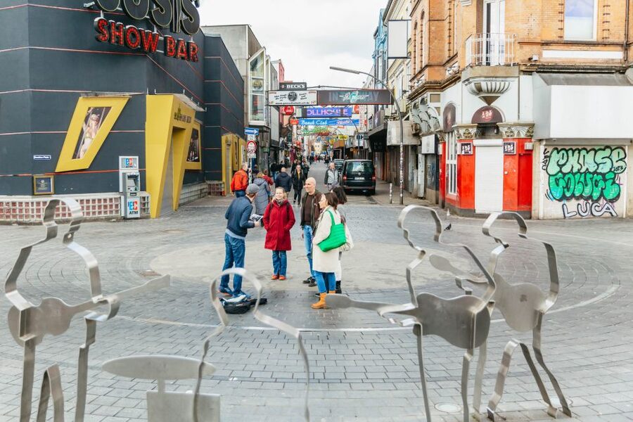 Hamburg: 2.5-Hour Beatles Music Tour - Paul-Roosen-Straße to Große Freiheit: where the night mile comes alive