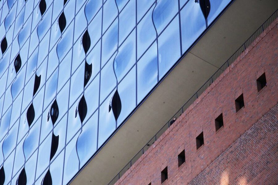 Hamburg: 2.5-Hour Discovery Tour - Getting Your Bearings at the Meeting Point on Mönckebergstraße