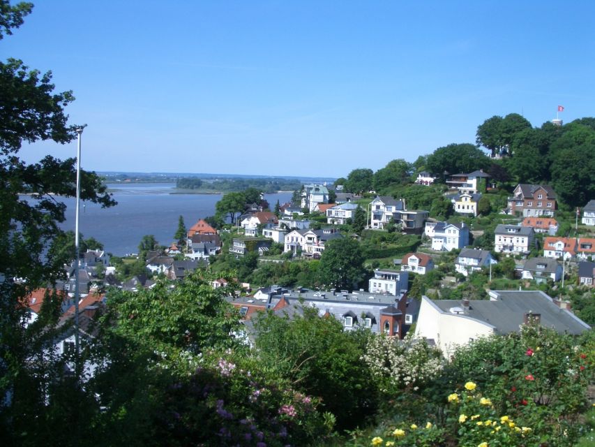 Hamburg: 2-Hour Blankenese Walking Tour - From parks and Goßlerhaus to the old Elbe quarter