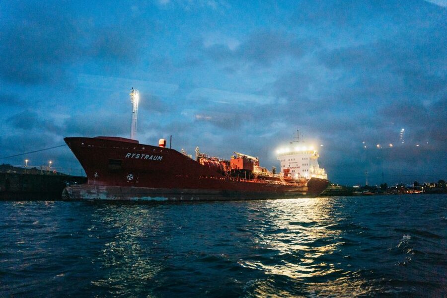 Hamburg: 90-Minute Evening Lights Harbor Cruise - Drinks Onboard: What to Expect for Purchases