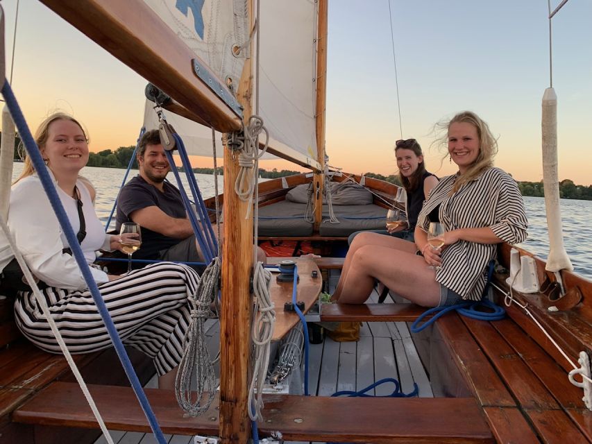 Hamburg: Alster River Sailboat Tour with Sundowner - Skipper instructions, no experience needed, and how you stay comfortable