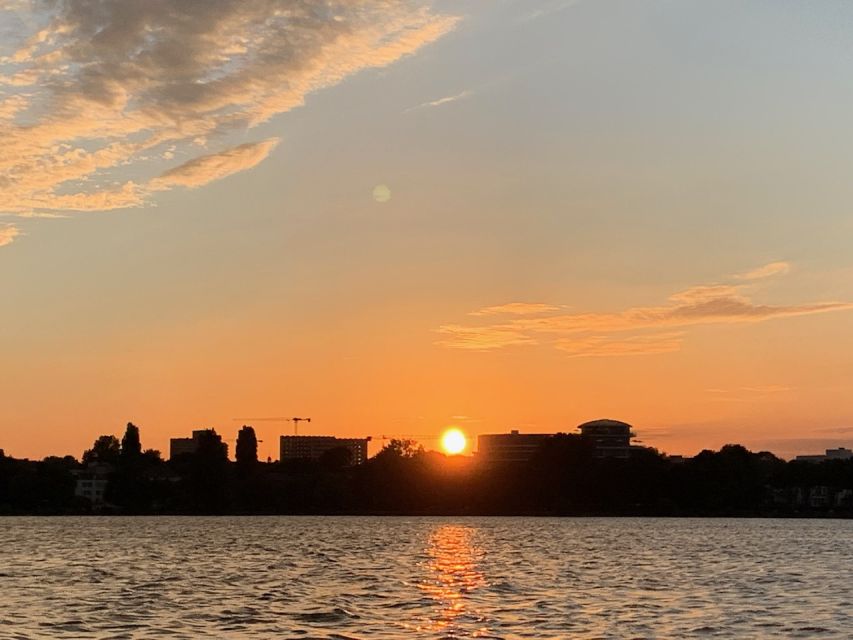 Hamburg: Alster River Sailboat Tour with Sundowner - Who should book this 1-hour Alster sailboat tour