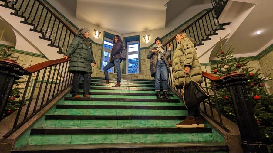 Hamburg among friends - Van tour - Schanzenviertel pass-by: street art and local neighborhood feel