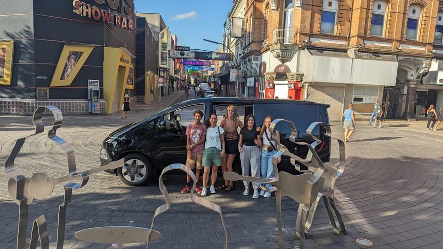 Hamburg among friends - Van tour - Hamburg among friends, with a Driverguide who sets the tone