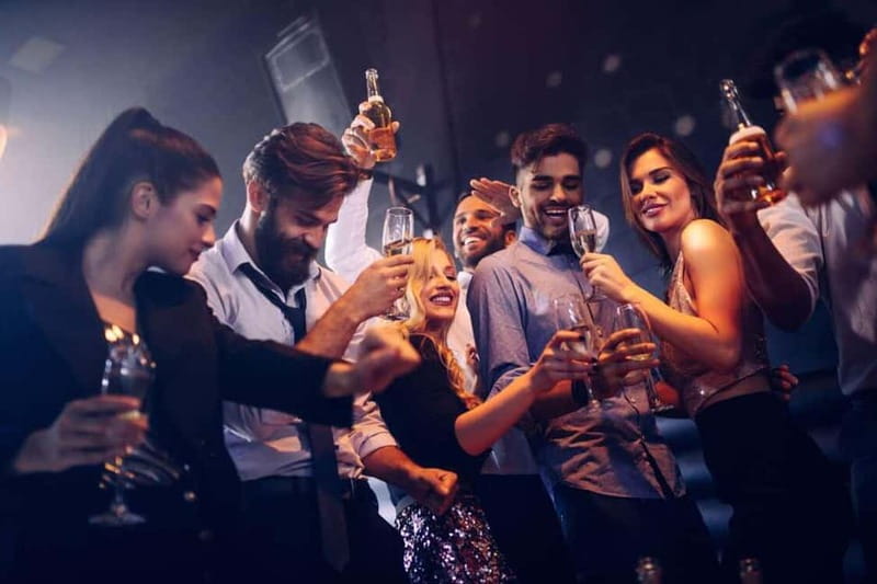 Hamburg Bachelor(ette) Premium Party with Night PubCrawl - The 4-Hour Format: Four Secret Stops, 1 Hour Each