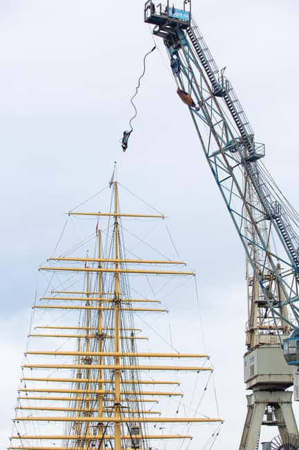 Hamburg: Bungee Jumping 50 Meters High over the Harbor - Gear fitting and the moment you enter the gondola