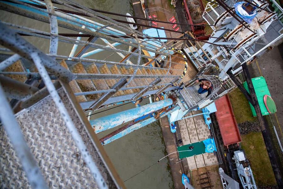 Hamburg: Bungee Jumping 50 Meters High over the Harbor - The climb: 163 steps up the original harbor crane