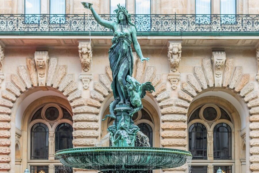 Hamburg City: Scavenger Hunt Self-Guided Tour - Who should book this scavenger hunt