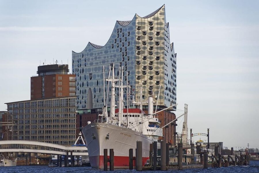 Hamburg: Discover Hamburg from landmark to landmark - Key highlights you will actually notice