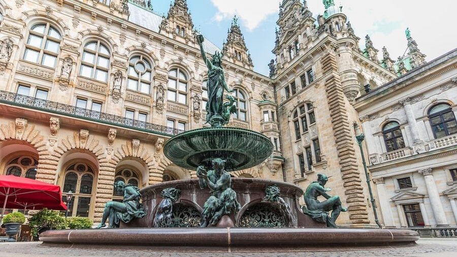Hamburg: Discover Hamburg from landmark to landmark - Quick logistics you should know before you go