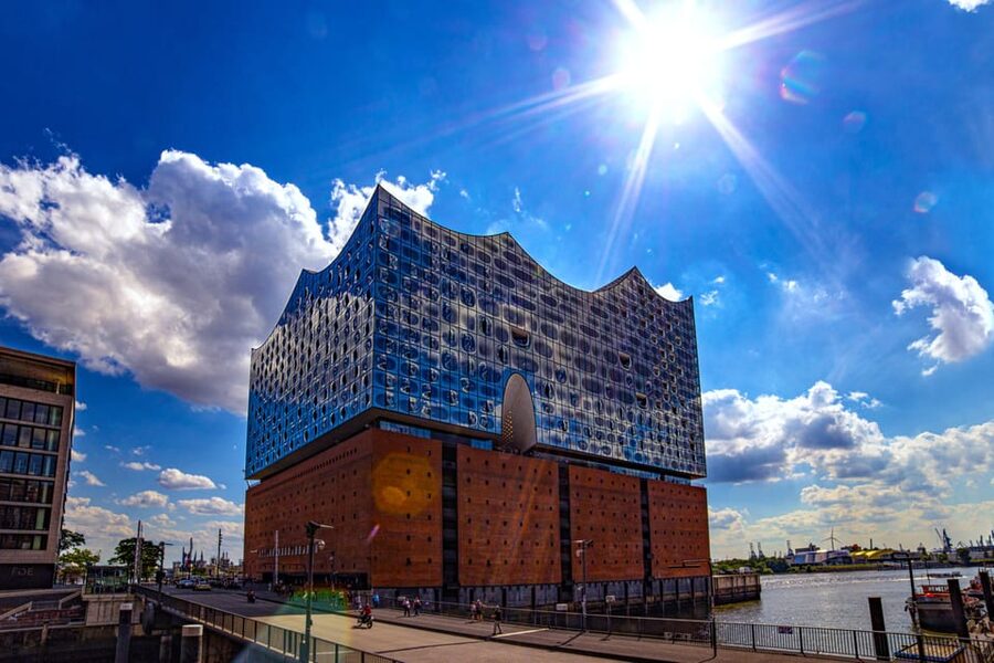 Hamburg: Elbphilharmonie Highlights and Plaza Guided Tour - The route: from waterfront stops to the Plaza panorama