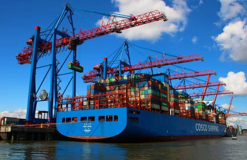 Hamburg: Guided Grand Harbor Sightseeing Cruise by Ship - What the live commentary actually adds to the experience