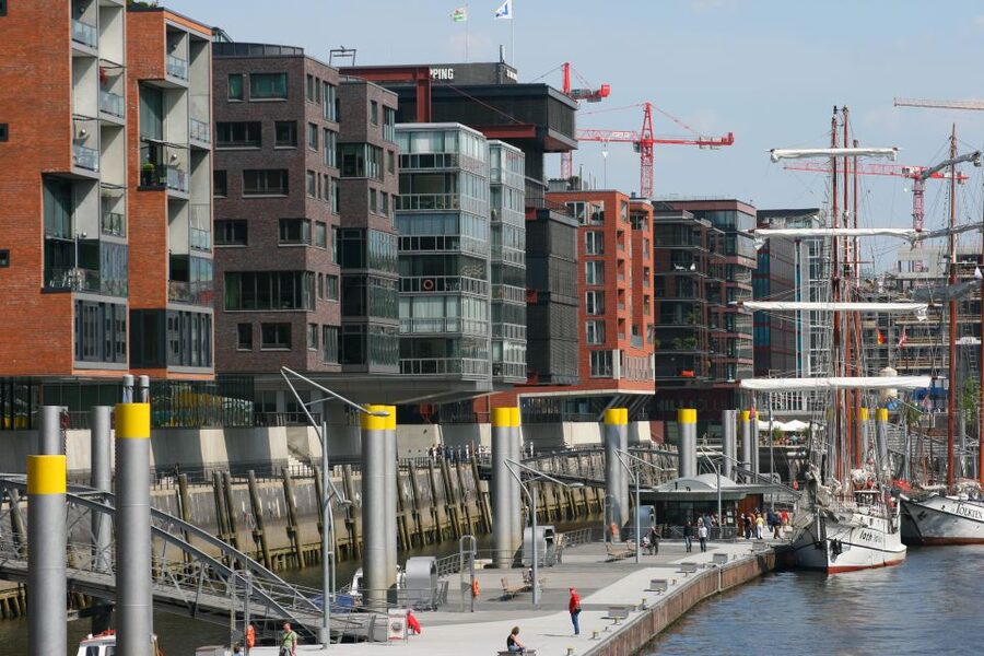 Hamburg: Guided Port Walk for Families - Why Hamburg’s port walk works so well for families