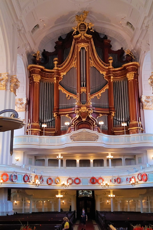 Hamburg: Guided Tour of St. Michael's Church - Entering the Michel: baroque architecture you can actually read