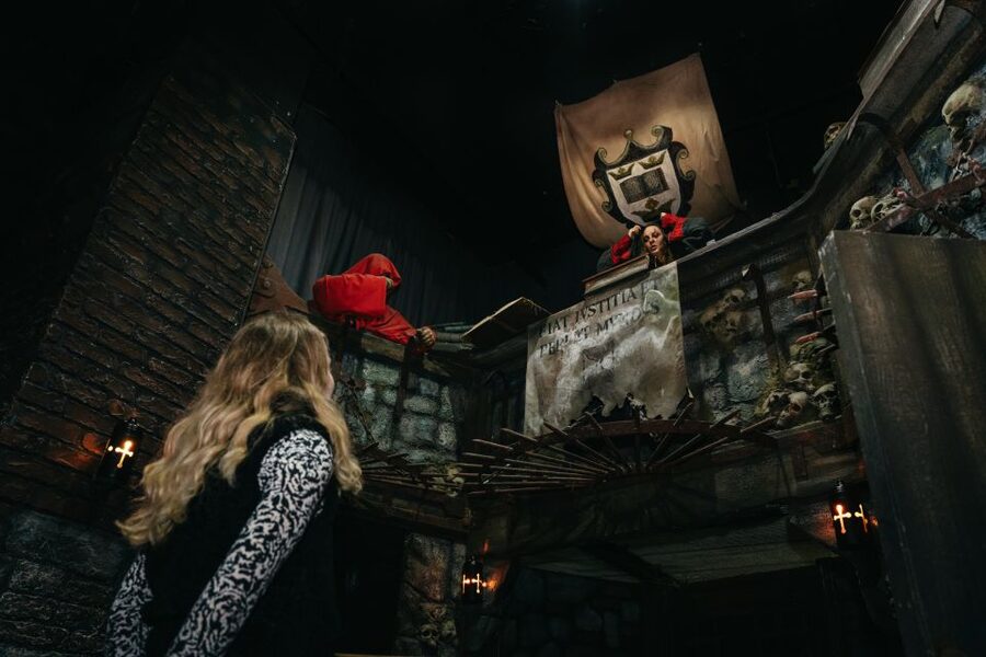 Hamburg: Hamburg Dungeon Admission Ticket - Key things that make the Hamburg Dungeon worth your time