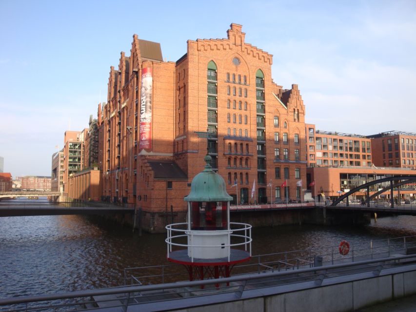 Hamburg Harbor: 3.5-Hour Guided Tour by Bike - St. Pauli to HafenCity: getting your bearings, fast