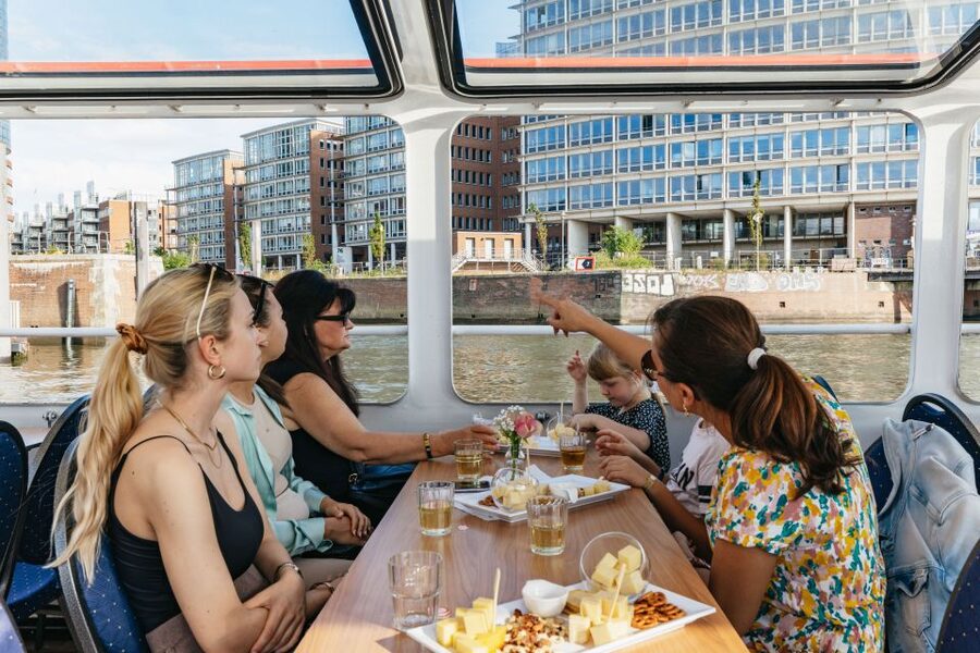Hamburg: Harbor Cruise with Wine and Cheese - The Wine and Cheese: What You Get, and How to Approach It