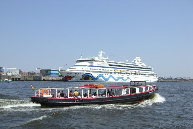 Hamburg harbor tour with a barge - Who should book this Hamburg barge harbor tour