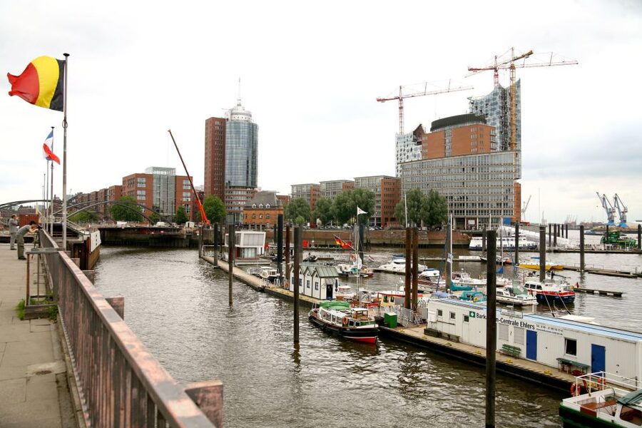 Hamburg: Hop-On Hop-Off Bus City Tour - Line F - Stop 02 and 03: Marco Polo Terraces, HafenCity, and Kehrwiederspitze