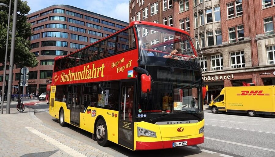Hamburg: Hop-On/ Hop-Off Tour Classic Line Familienticket - How the Classic Bus Route Makes Hamburg Feel Manageable