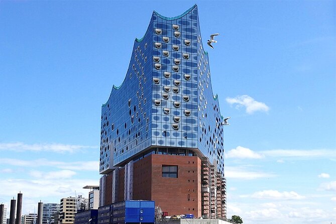 Hamburg Hop-on-Hop-off Tour, Harbor and Lake Alster Cruise - Harbor cruise from St Pauli: what you’ll see and what to do about language