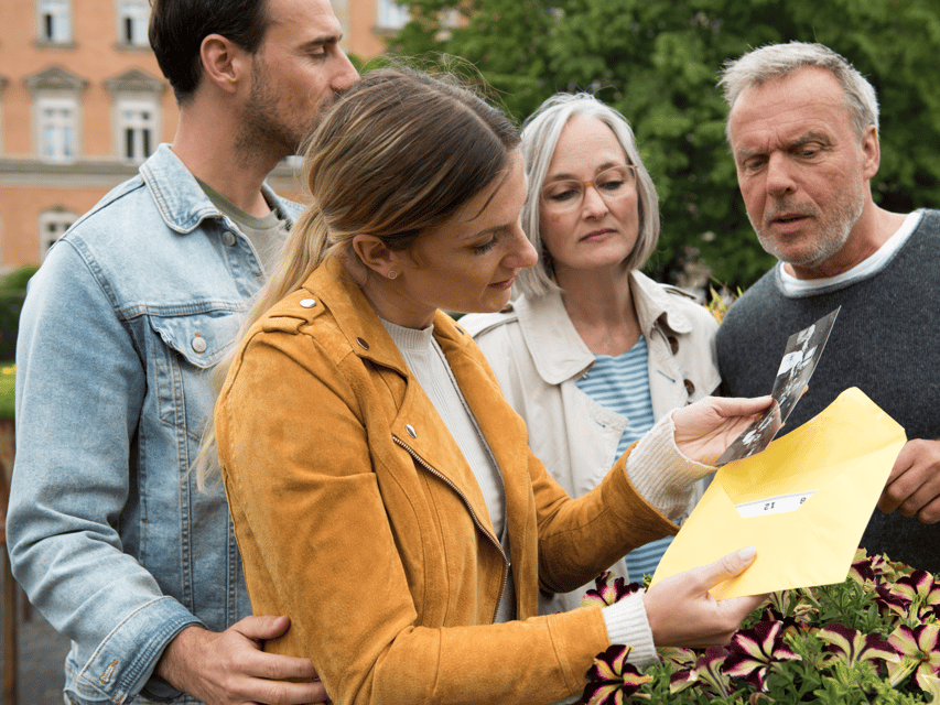 Hamburg: Krimi-Rätseltour Schanze - How the Bank Robbery Story Gets You From Clues to Conviction