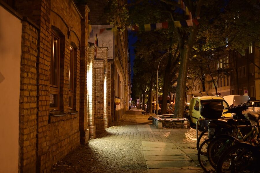Hamburg: Krimi-Rätseltour Schanze - Teamwork, Difficulty Level, and Why Small Groups Matter